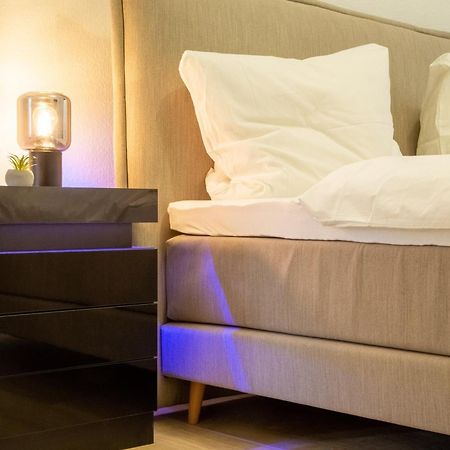柏林Massagesessel, King-Sized Bed, Billardtisch, 2 Couches公寓 外观 照片