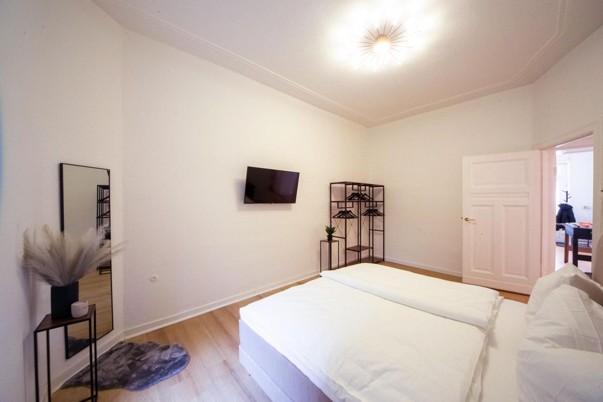 柏林Massagesessel, King-Sized Bed, Billardtisch, 2 Couches公寓 外观 照片
